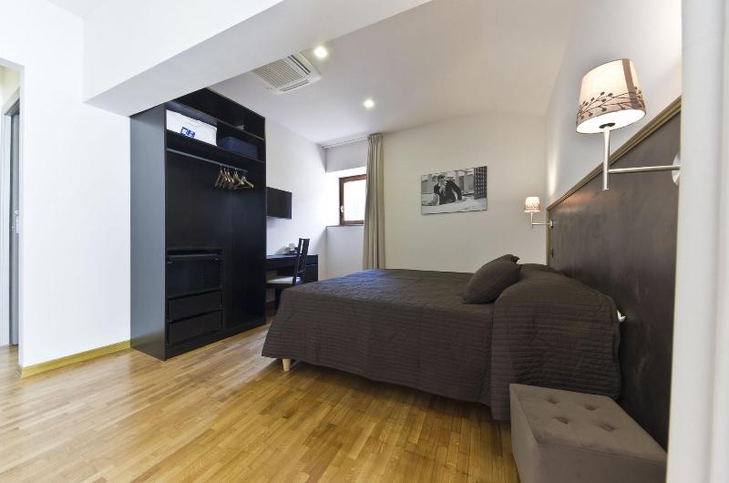 Siena Gallery Rooms Only — 4-Star Luxury Hotel in Siena, Italy