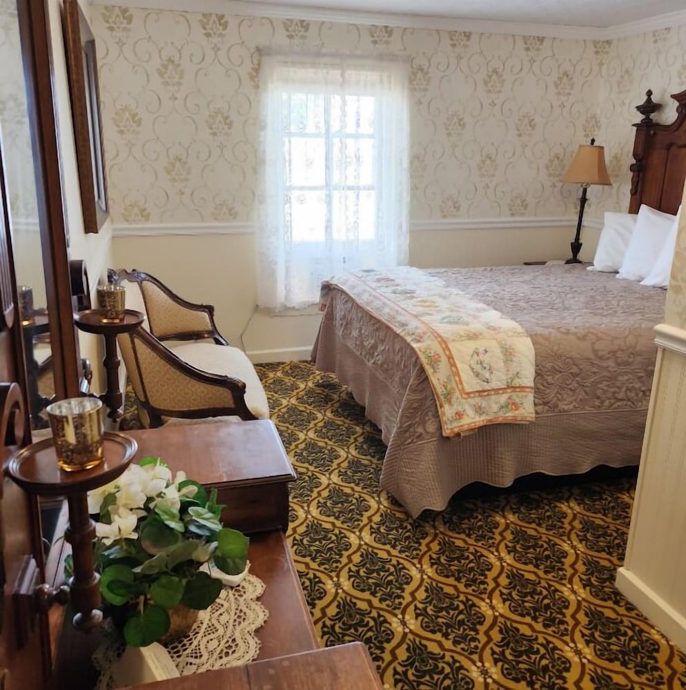 Fairweather Inn - photo 8