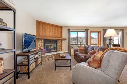 4812 Salt Lick - photo 3