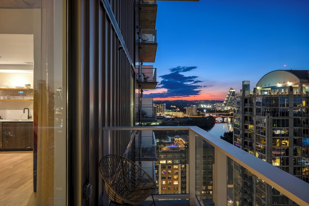 Austin Condo Hotel - photo 643