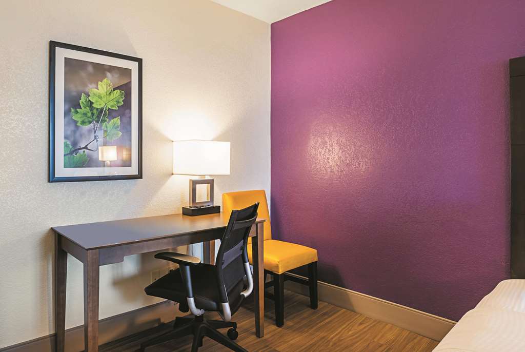 Wingate by Wyndham Galveston Beachfront at the Seawall - photo 19