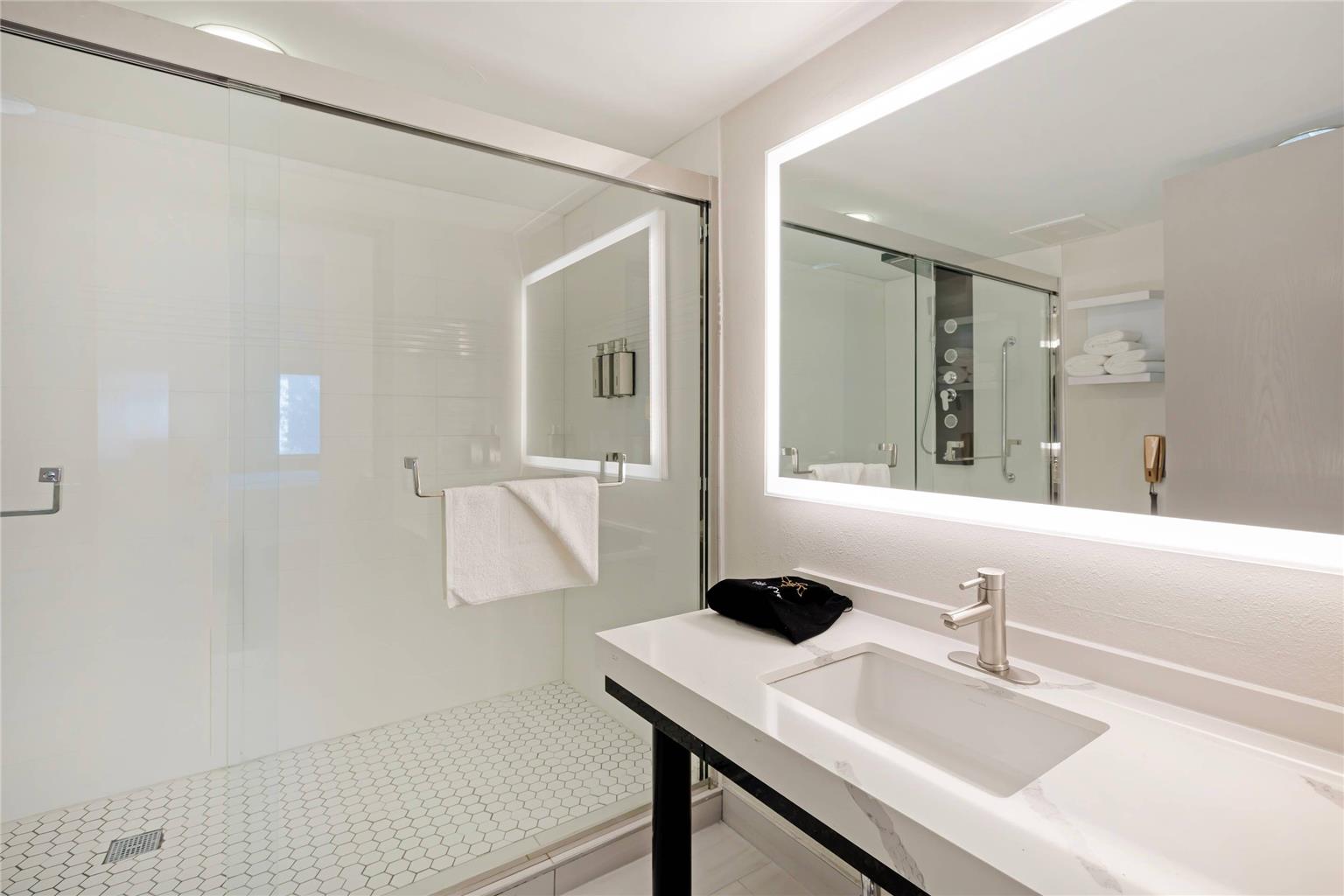 The Lux Hotel & Conference Center an Ascend Collection Hotel - photo 8