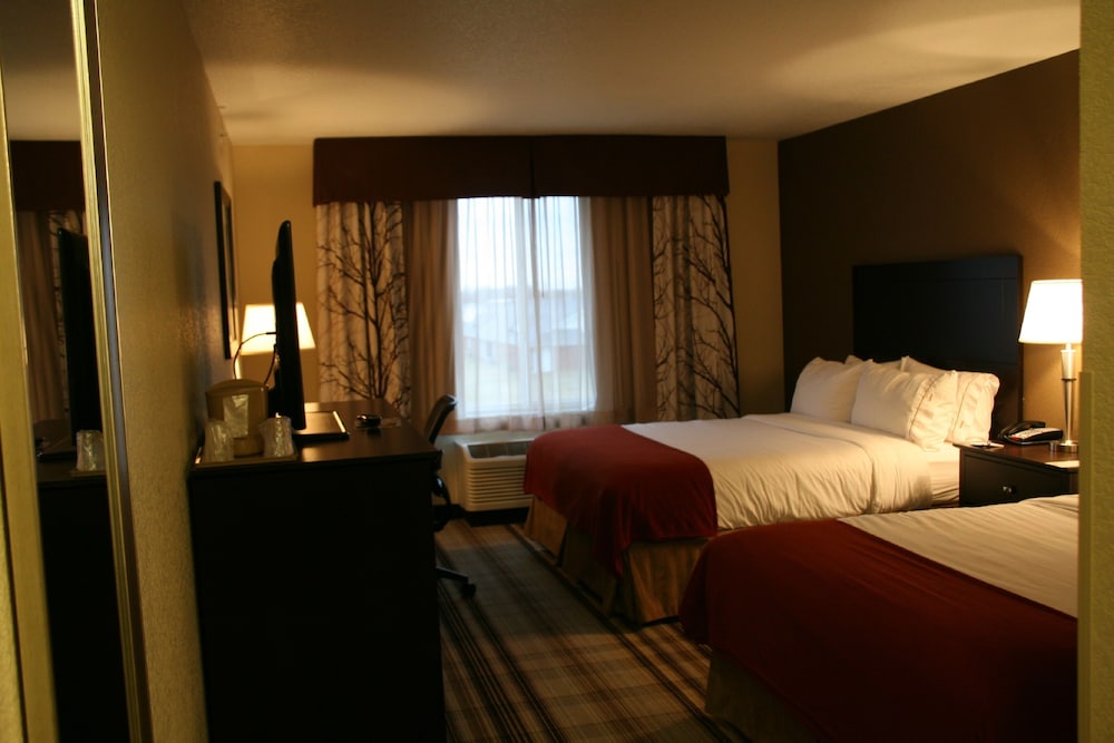Holiday Inn Express & Suites Nevada by IHG - photo 9