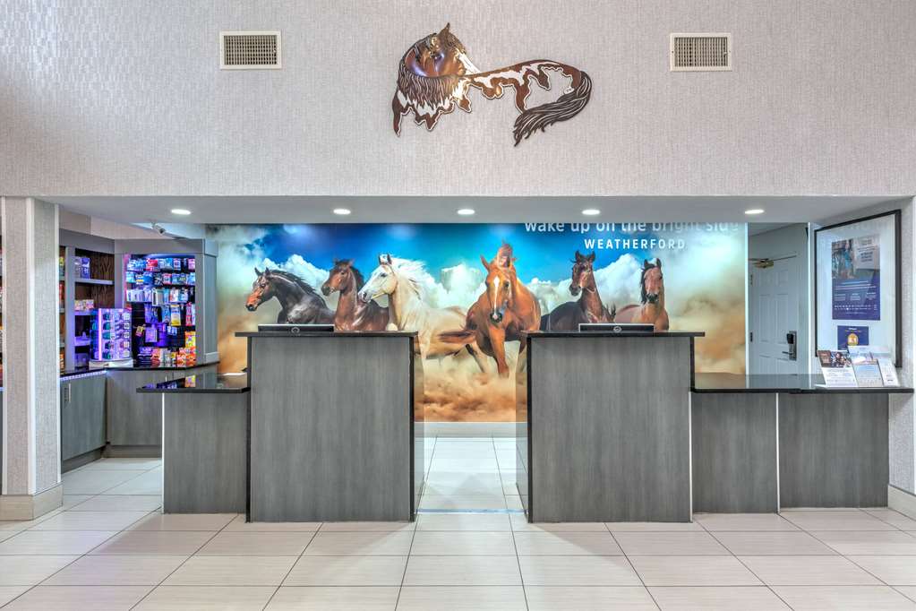 La Quinta Inn & Suites by Wyndham Weatherford - photo 3