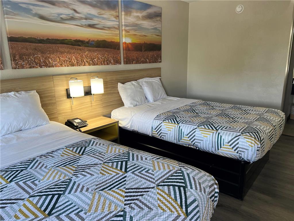 Days Inn by Wyndham Kansas City Northeast - photo 12