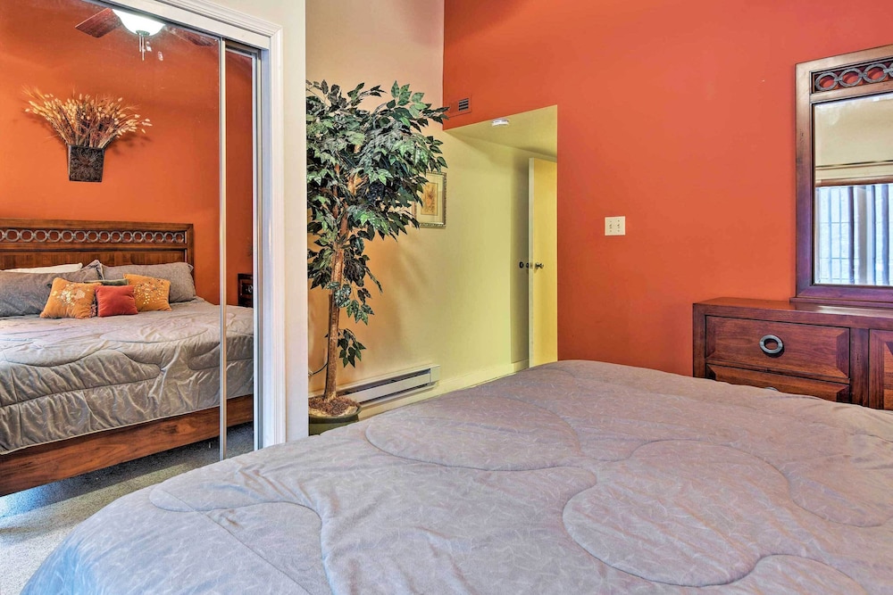 Lake Harmony Condo Less Than 1 Mi To Big Boulder Mountain — 4-Star Luxury Hotel in Crystal Lake, United States