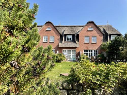 Haus Shelly — 4-Star Luxury Hotel in Keitum, Germany