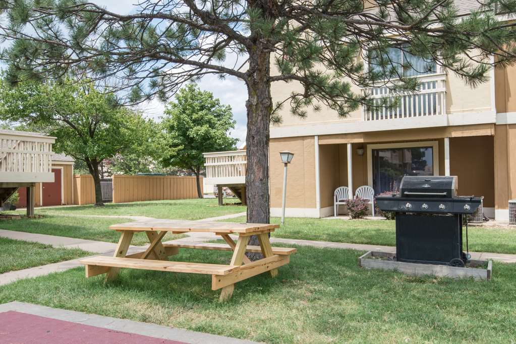Hawthorn Extended Stay by Wyndham Wichita - photo 29