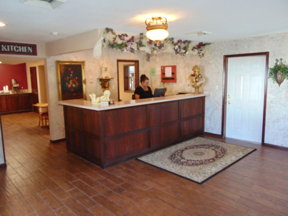 Candlelight Inn - photo 2