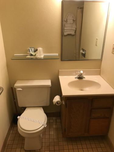 Quik Stop and Motel - photo 26
