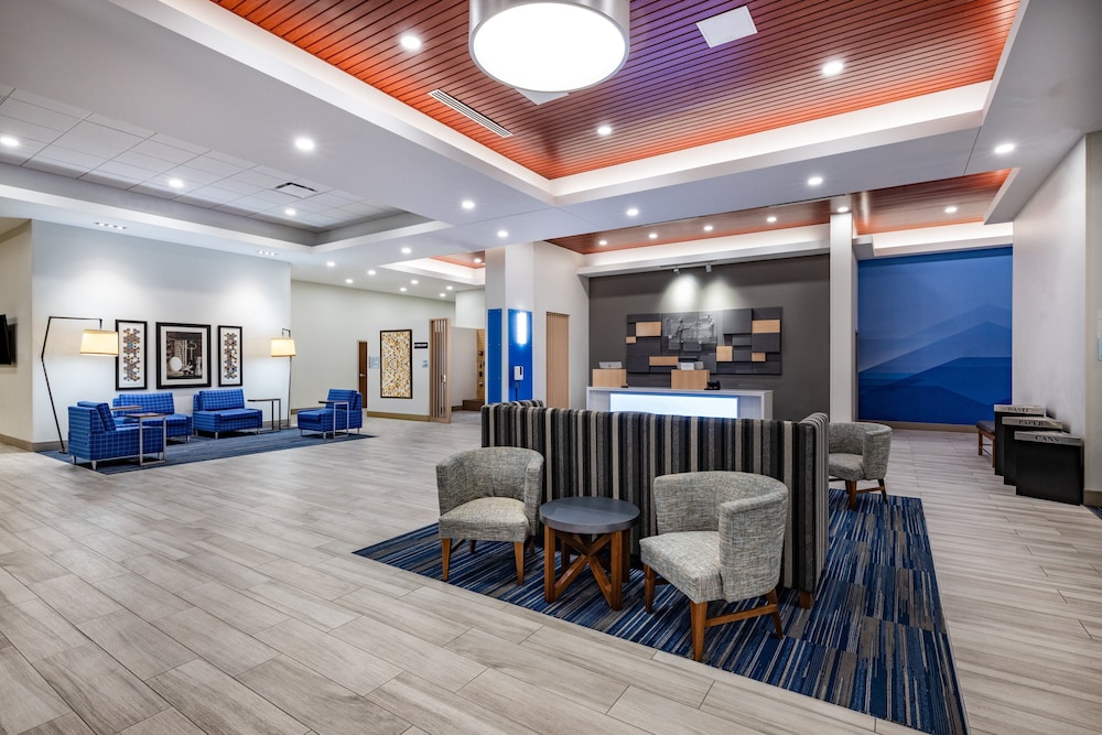 Holiday Inn Express & Suites Lincoln Downtown by IHG - photo 37