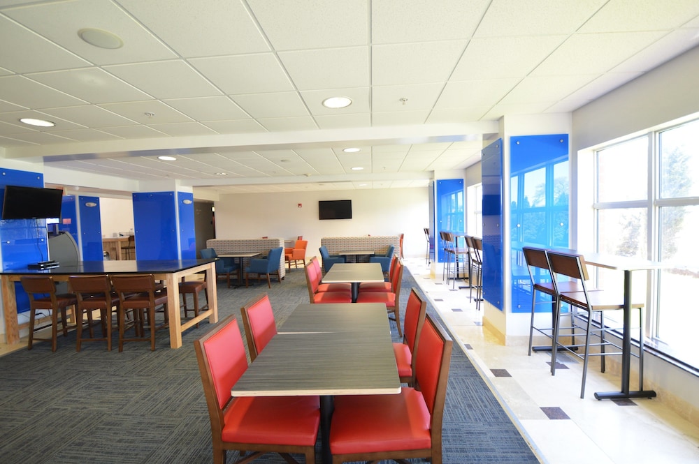 Holiday Inn Express Toledo Oregon by IHG - photo 15
