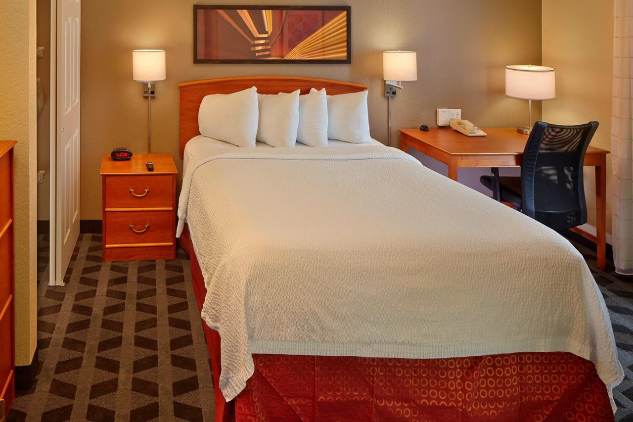 TownePlace Suites by Marriott Orlando East UCF Area - photo 11