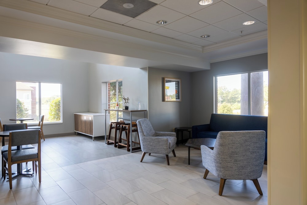 Holiday Inn Express & Suites Vicksburg by IHG - photo 67