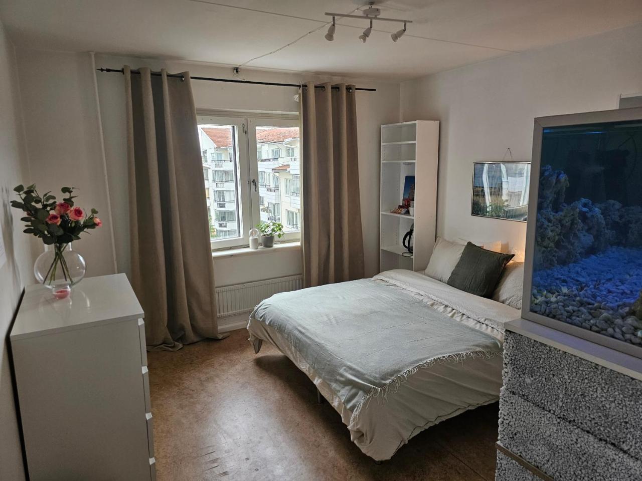 Central Room with Private Entrance and Ensuite Bathroom - last minute hotel in Stockholm