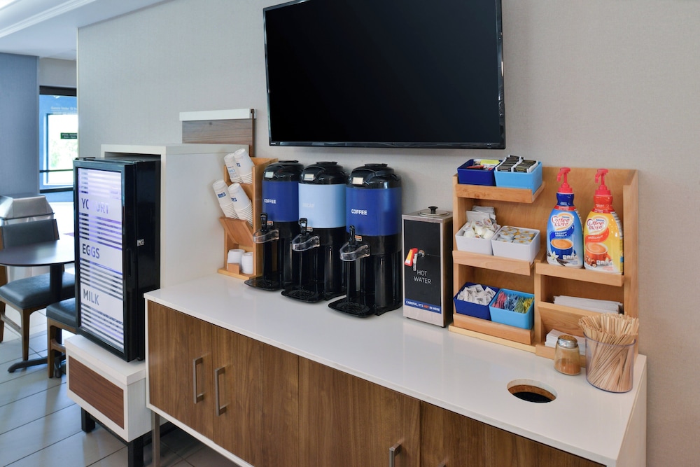 Holiday Inn Express Lewisburg New Columbia by IHG - photo 47
