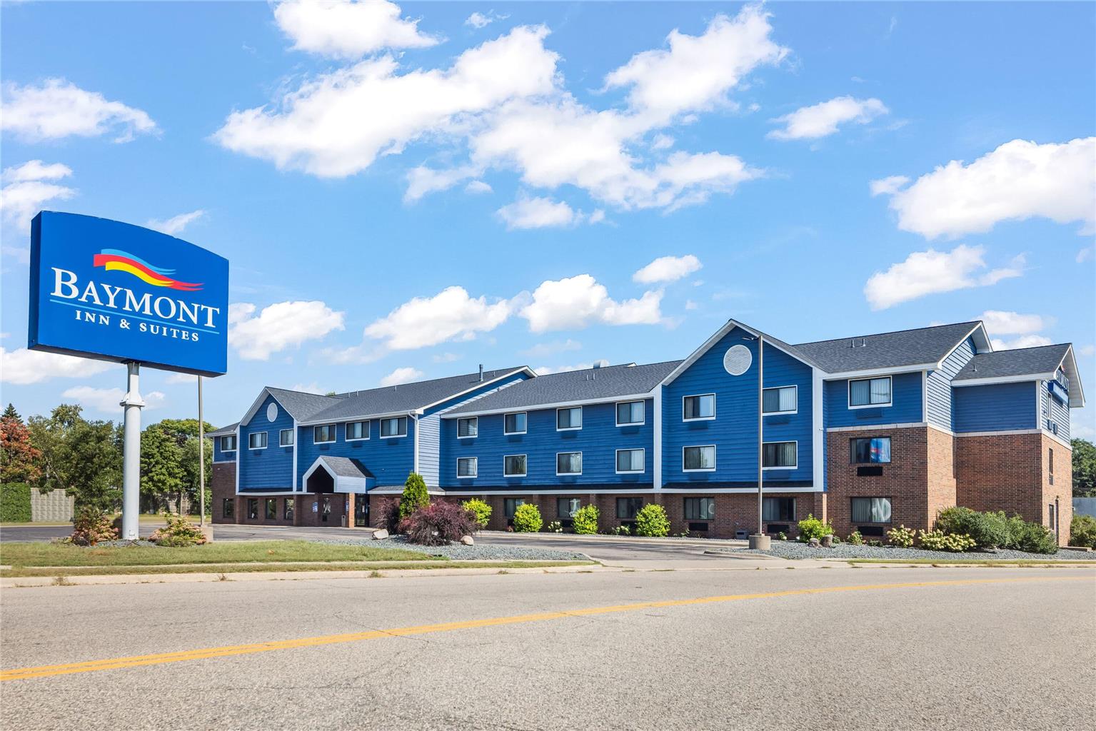 Baymont by Wyndham Bloomington MSP Airport - carbon neutral hotel in Richfield