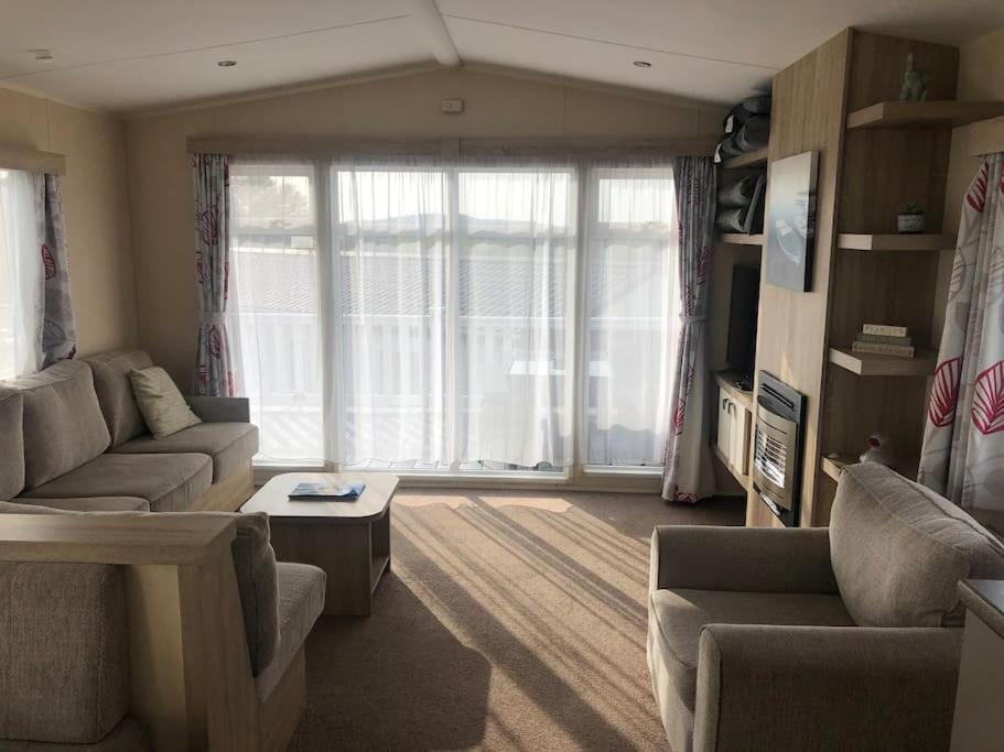 Cute caravan Whitecliff Bay in Bembridge, United Kingdom