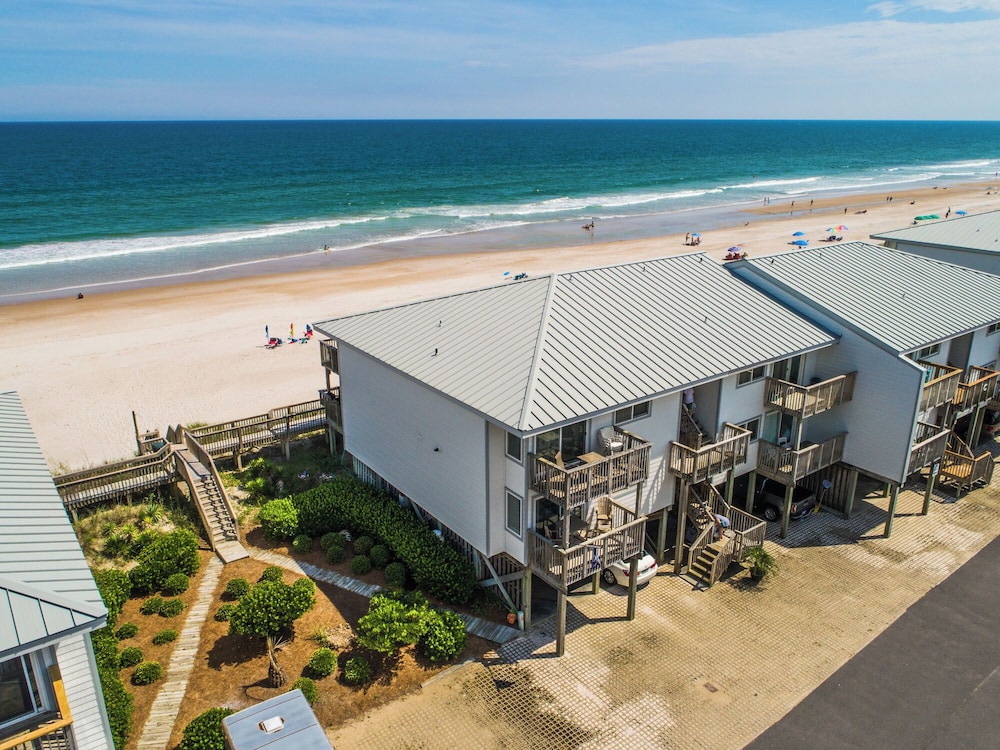 Queens Grant 211C — 4-Star Luxury Hotel in Santa Cruz, United States