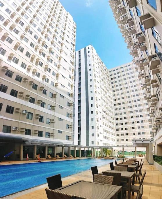 1014 Cavite Minimalist Condo with Resort like Amenities & Hi Speed Wifi in Dasmarinas, Philippines