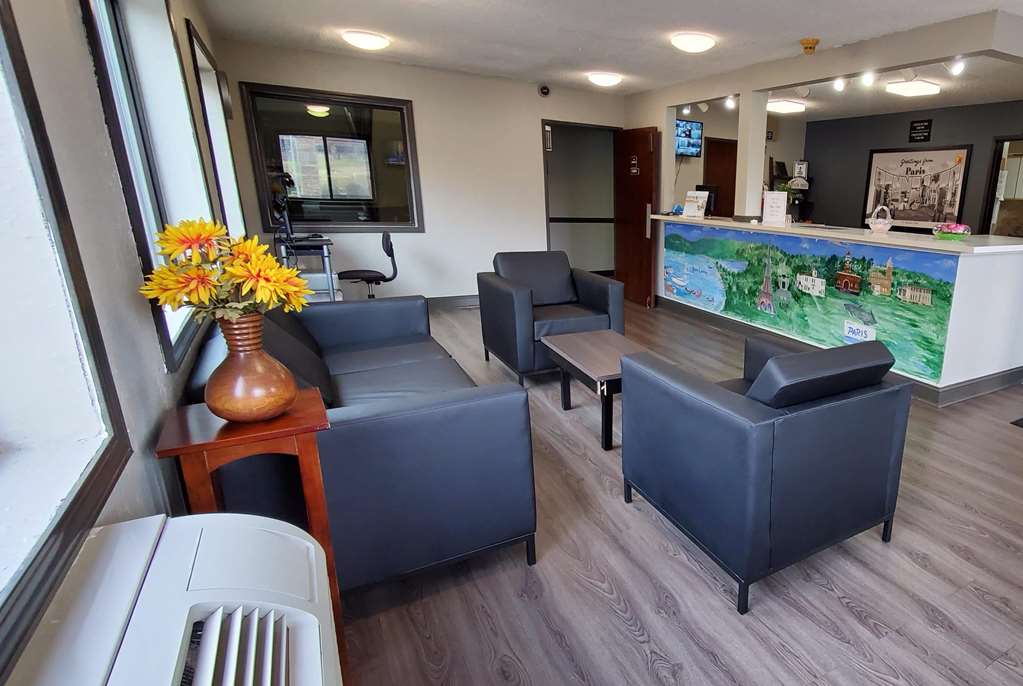 Super 8 by Wyndham Paris - photo 4