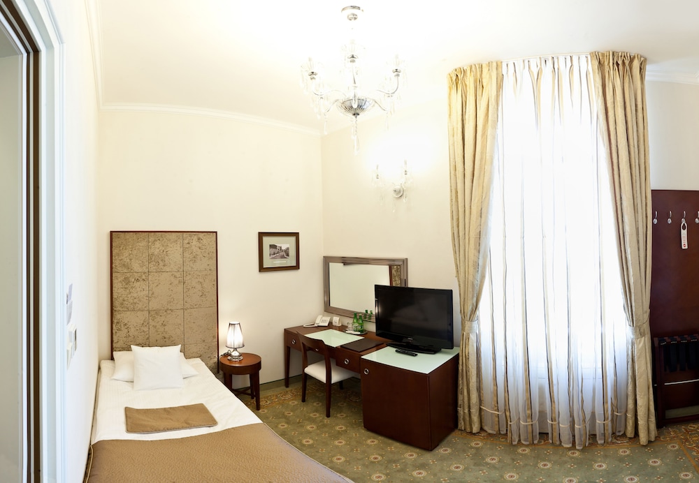 Hotel Willa Hueta — Kielce — photo 5