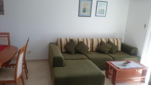 Apartman 2 Istočna Gomilica — 4-Star Luxury Hotel in Tisno, Croatia