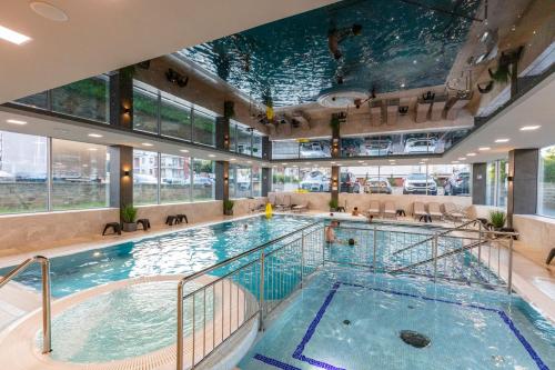 Apartament 6M Rewal w cenie basen jacuzzi siłownia sala zabaw free private parking Park Rozrywki HOSSOLAND 30 minut — 4-Star Luxury Hotel in Rewal, Poland