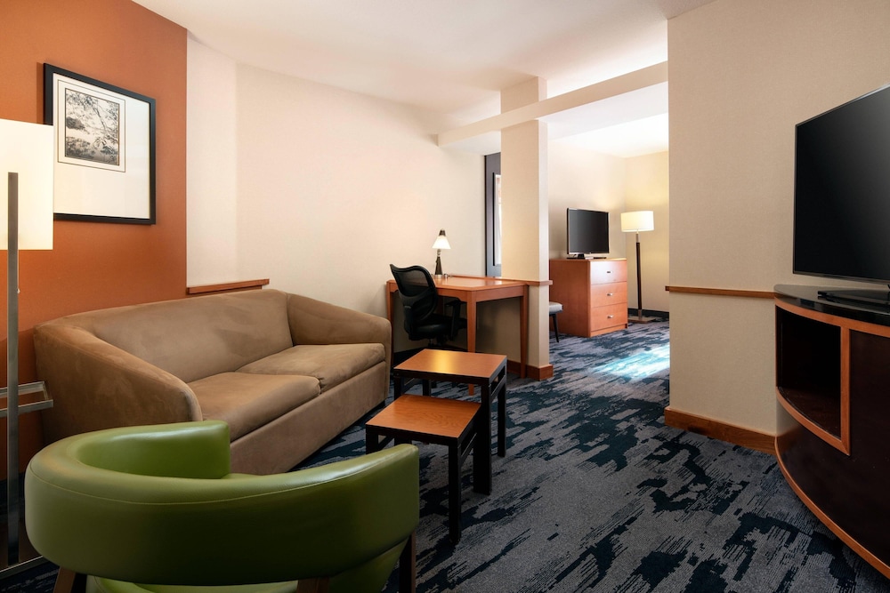 Fairfield Inn & Suites by Marriott Redding - photo 16