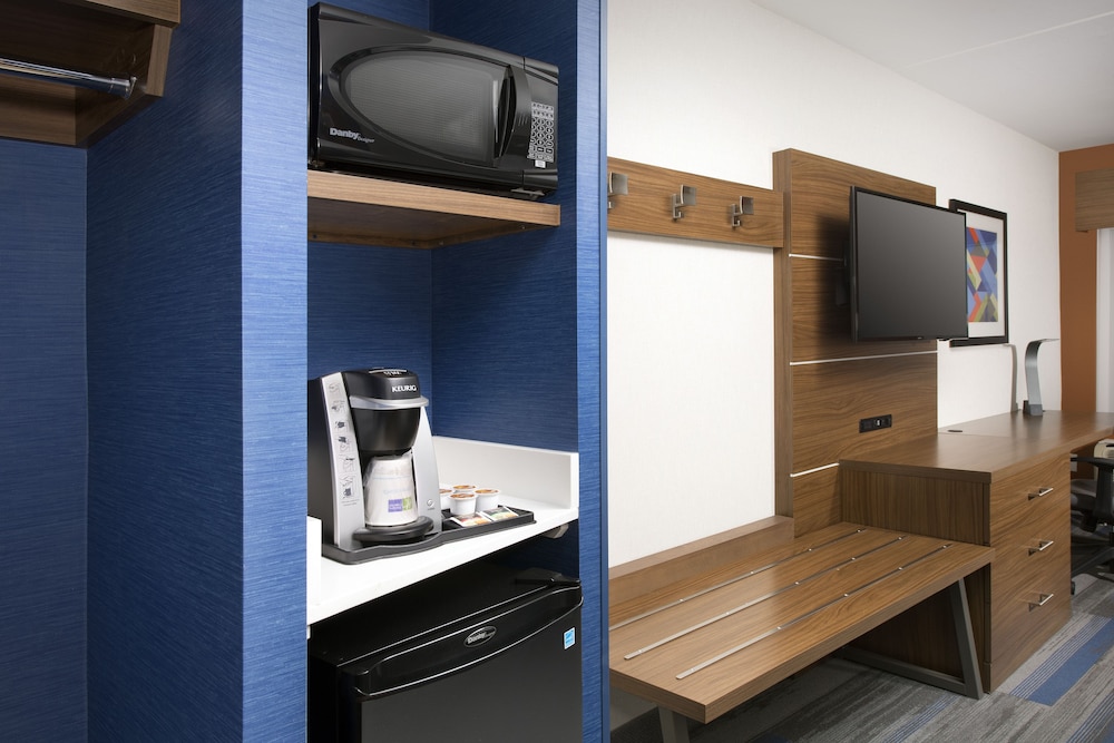 Holiday Inn Express & Suites San Antonio North Windcrest by IHG - photo 3