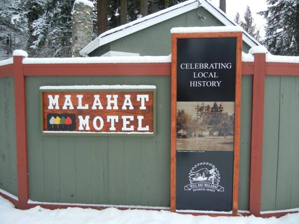 Malahat Bungalows Motel in Victoria, Canada