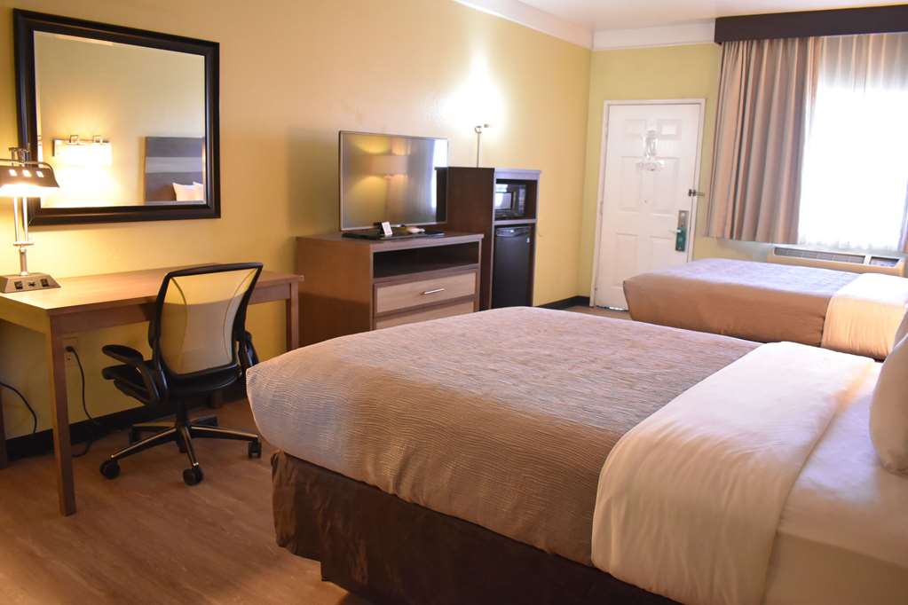 Quality Inn & Suites Gallup I 40 Exit 20 - photo 38