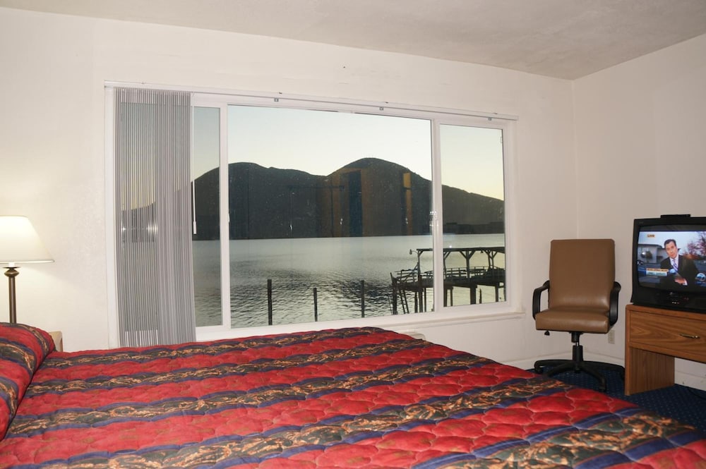 Lake Marina Inn - photo 10