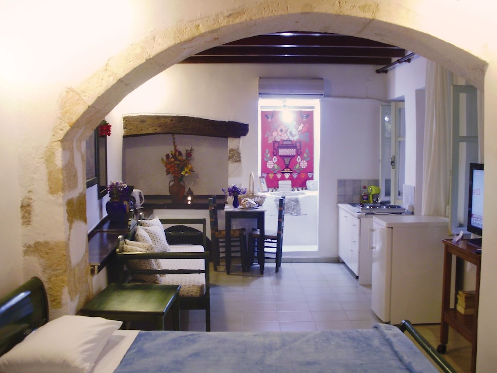 Madonna Studios — Chania — photo 4