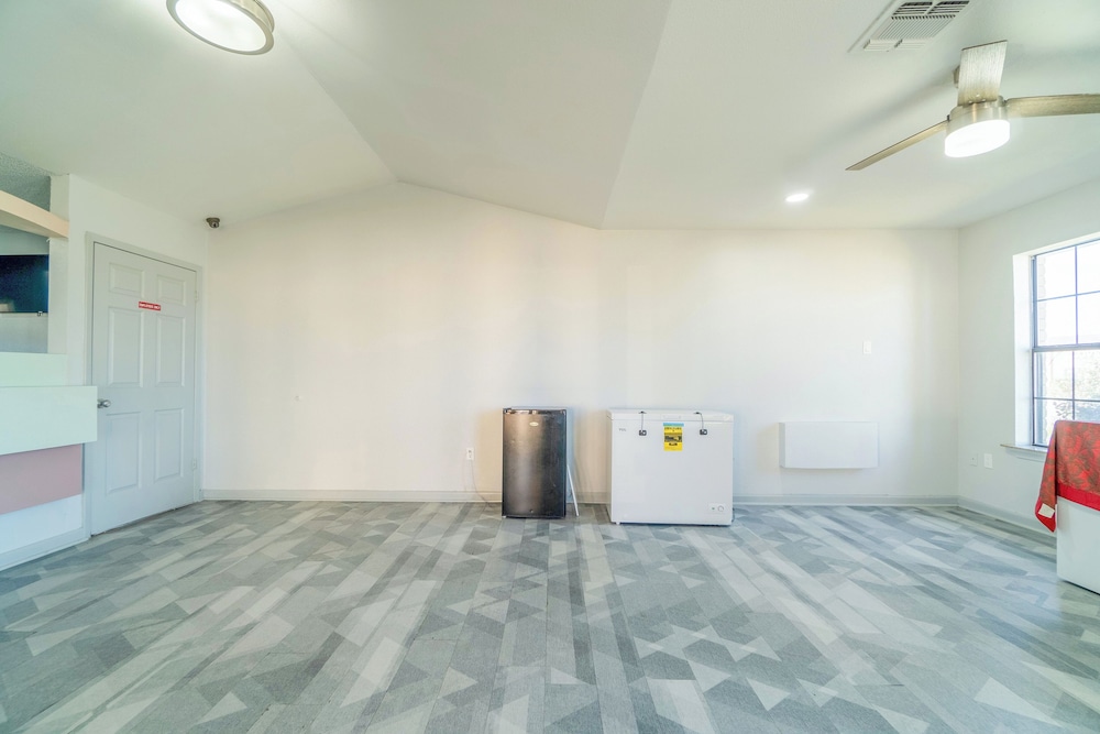 Pleasanton Executive Inn By OYO - photo 3