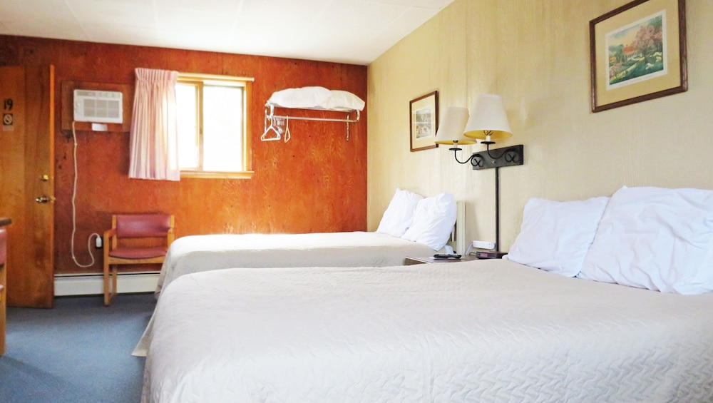 Indianhead Ironwood Motel - photo 8