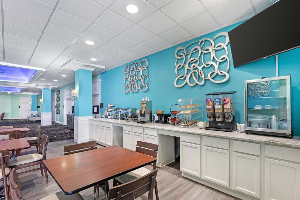 Clarion Inn Des Moines Airport - photo 37