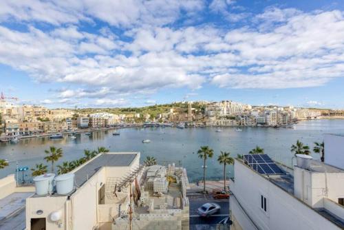 Penthouse Seaview Beautiful 2BR Apt 4 — 4-Star Luxury Hotel in Marsaskala, Malta