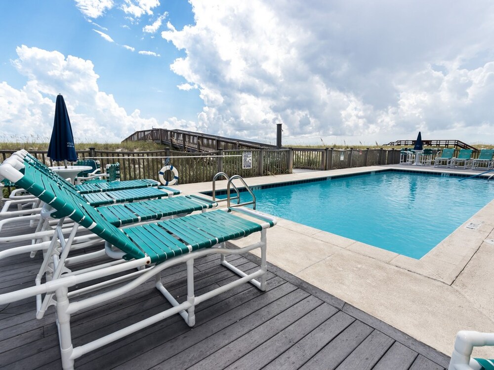 Emerald Surf 502 in Navarre, United States