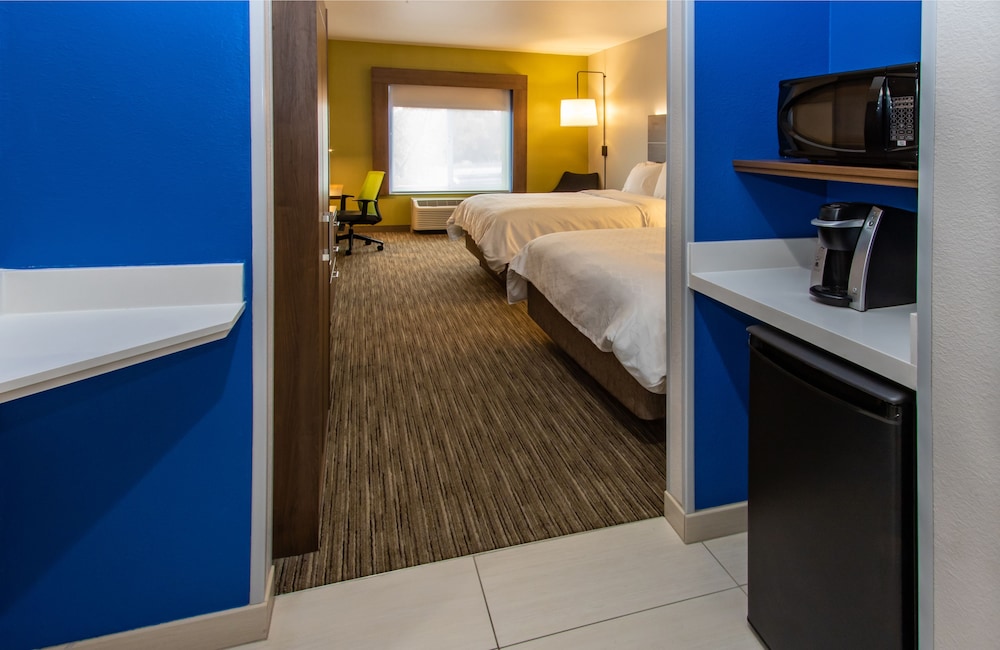 Holiday Inn Express Hotel & Suites Roseville Galleria Area by IHG - photo 40