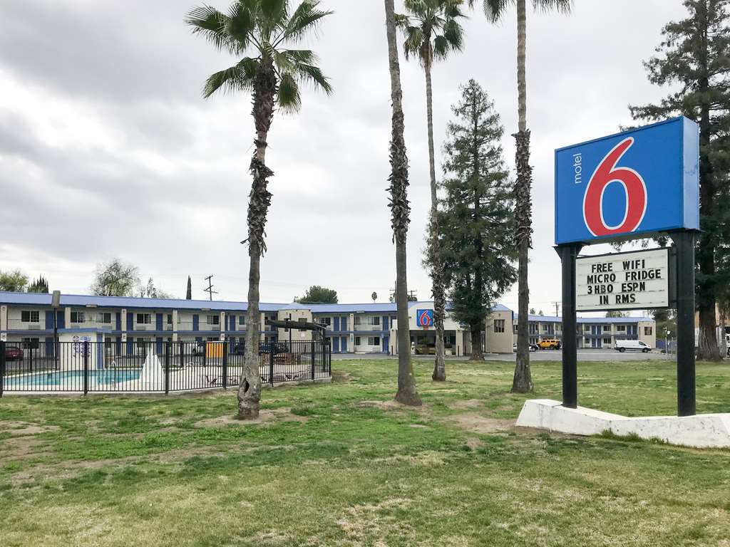 Motel 6 Visalia CA - featured photo