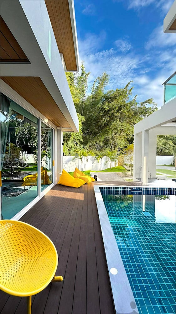 De Flourishing Hill Pool Villa Cha Am — 4-Star Luxury Hotel in Cha-Am, Thailand