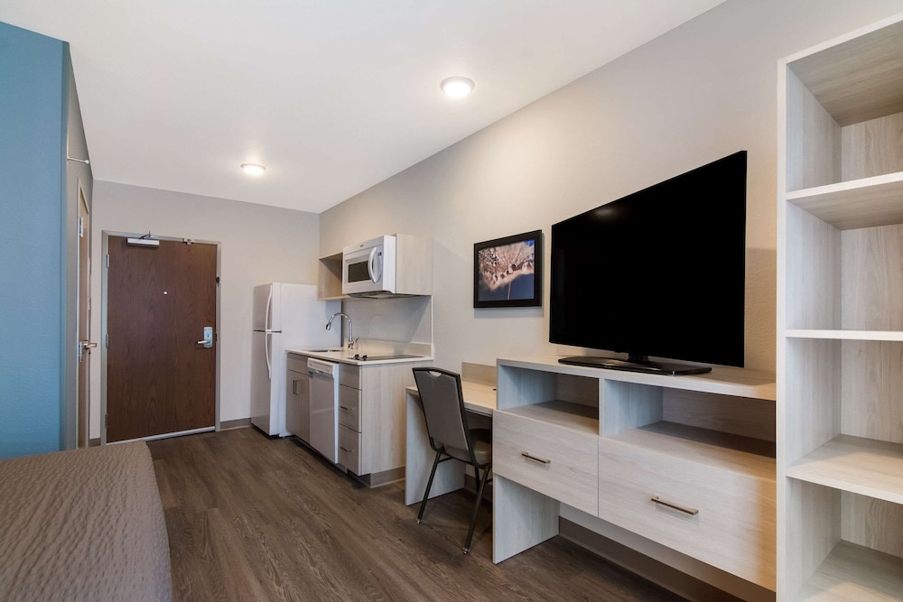 WoodSpring Suites Morrisville Raleigh Durham Airport - photo 2