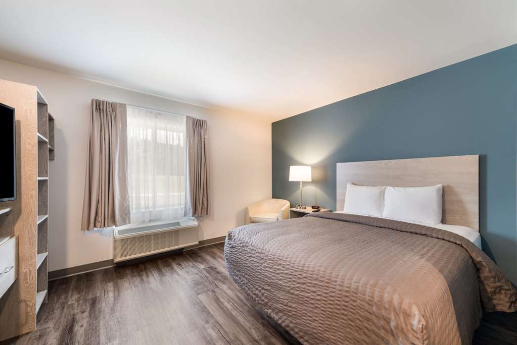 WoodSpring Suites Greensboro High Point North - photo 15