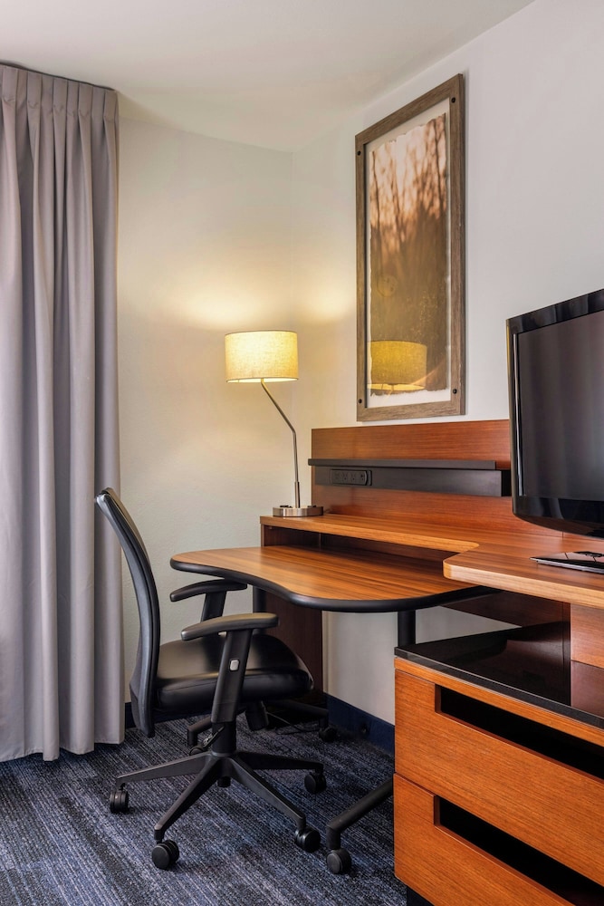Fairfield Inn & Suites by Marriott Smithfield Selma I 95 - photo 23
