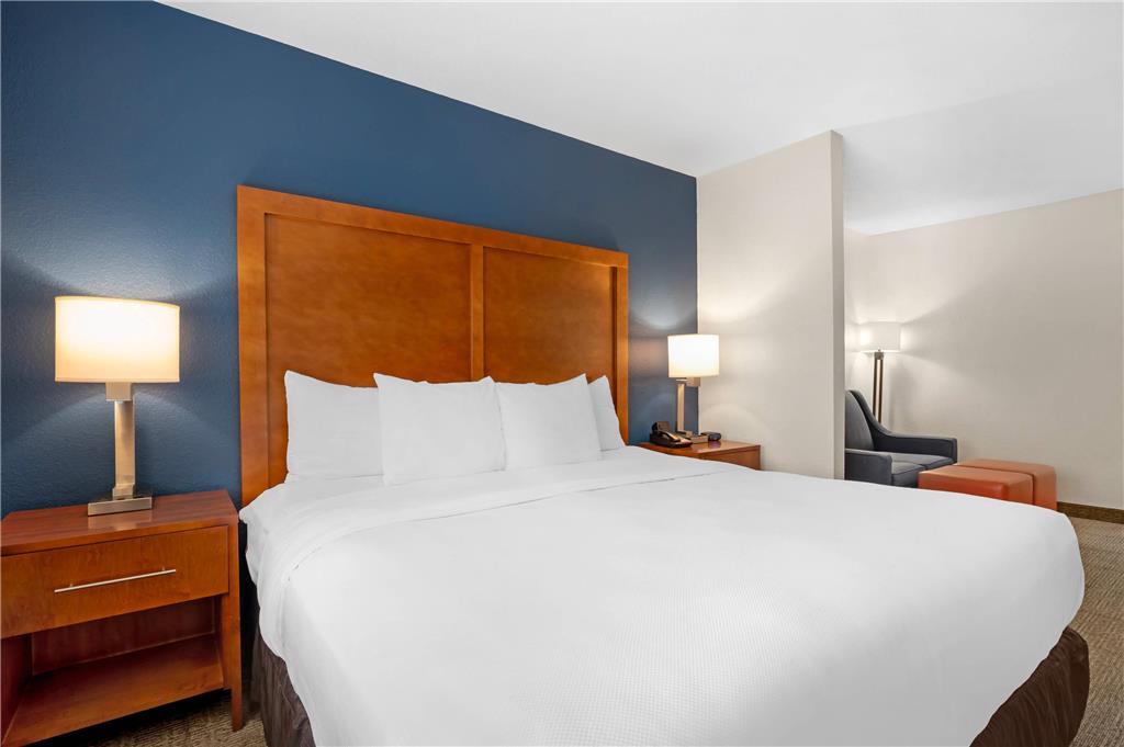 Comfort Inn & Suites North Greenfield - photo 26
