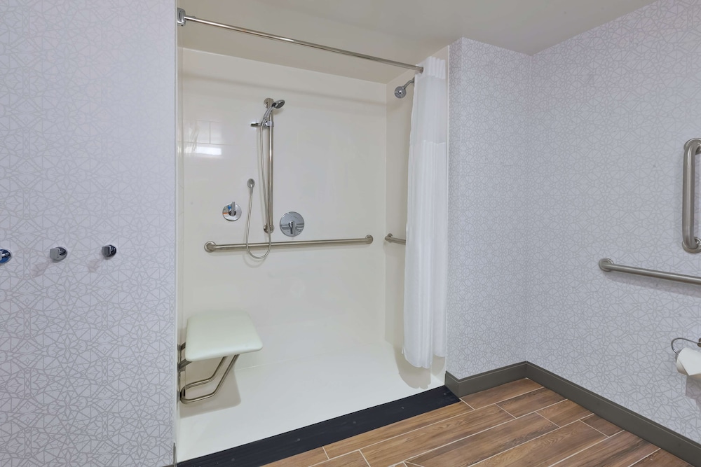 Hampton Inn Cape Cod Canal - photo 23