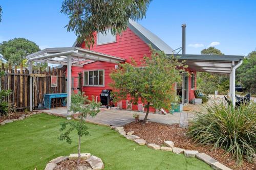 ‘Little Secret’ Charming Clifton Beach Sanctuary — Sandford — photo 2
