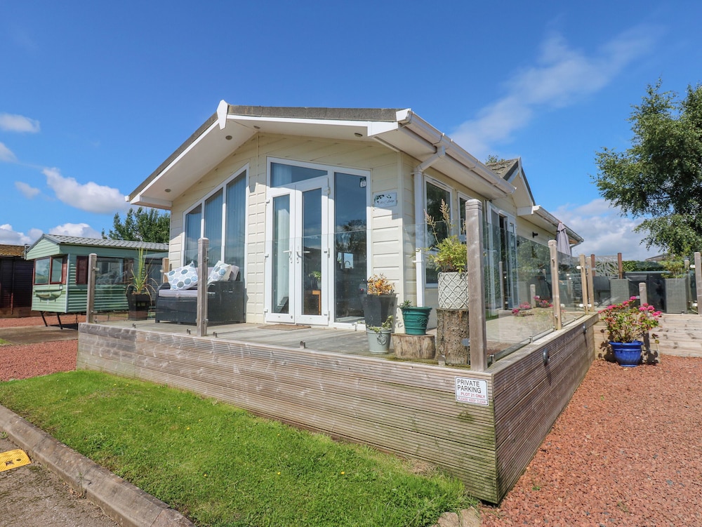 A and C Lodge Plot 21 — 4-Star Luxury Hotel in Carlisle, United Kingdom