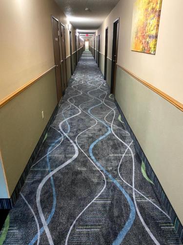 Woodlands Inn & Suites - photo 13